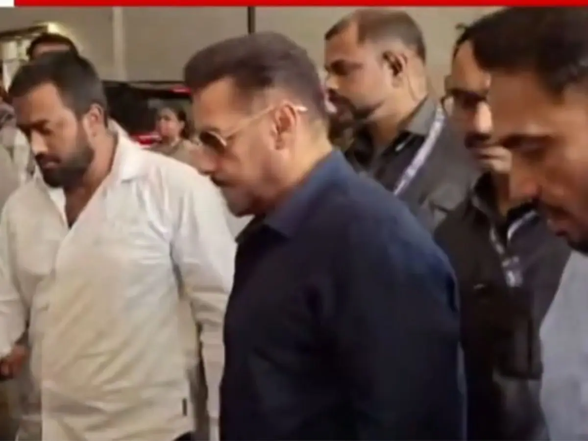 Salman Khan attends RSS centenary event in Mumbai; fans gather at venue | Watch Salman Khan attends RSS centenary event in Mumbai; fans gather at venue | Watch