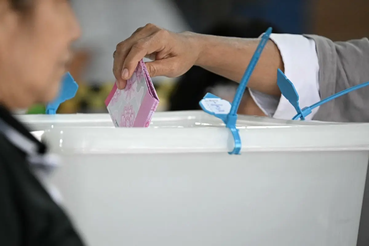 Thailand votes in early election