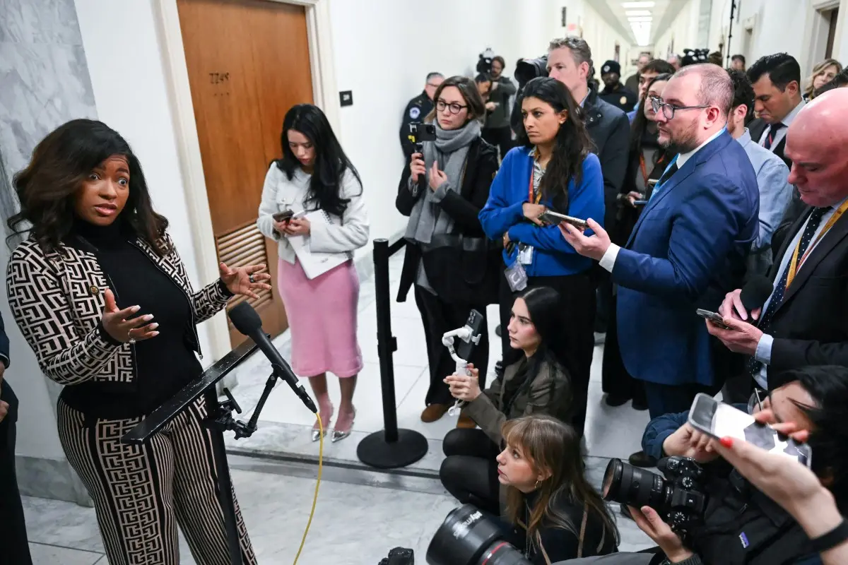 Jeffrey Epstein associate, Ghislaine Maxwell, refuses to testify before Congress, cites Fifth Amendment