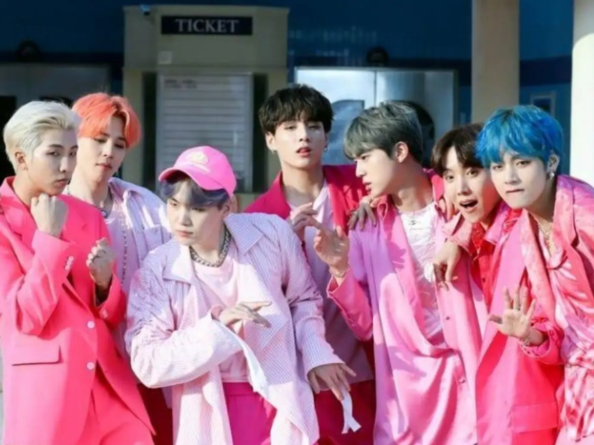 BTS' Arirang: K-pop boy band announces free concert at Gwanghwamun Square; to perform title track for first time BTS' Arirang: K-pop boy band announces free concert at Gwanghwamun Square; to perform title track for first time