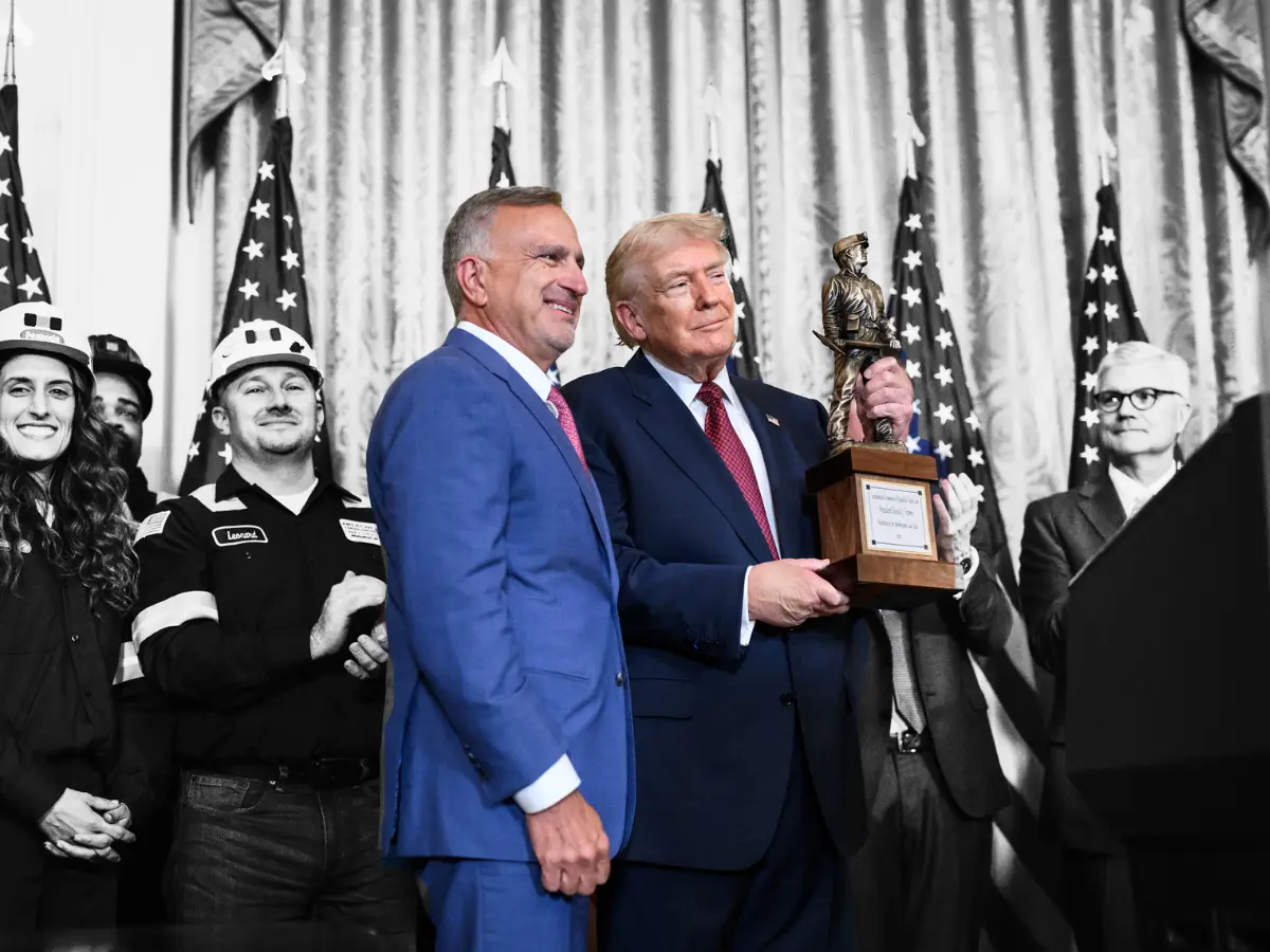 'Undisputed champion' Trump gets another made-up award, this time for approving projects worth $175M for coal plants 'Undisputed champion' Trump gets another made-up award, this time for approving projects worth $175M for coal plants