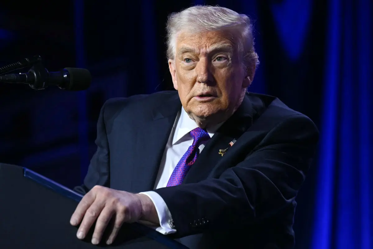 Trump threatens Tehran