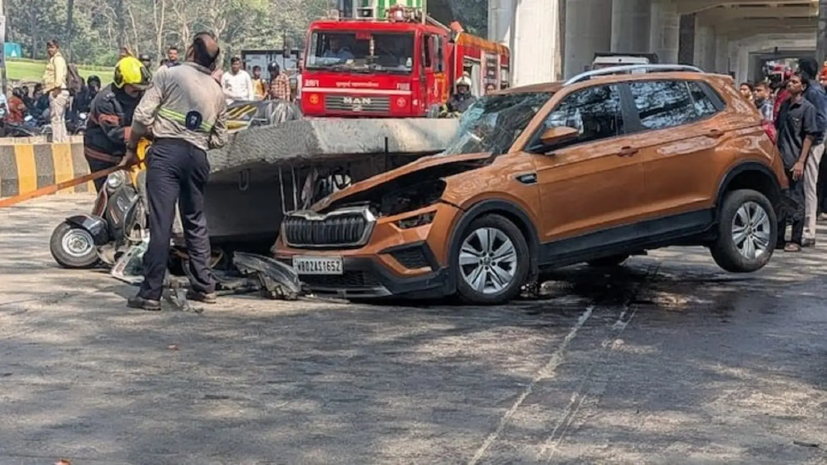 Metro horror in Mulund: Slab collapse kills 1, leaves 3 injured on busy LBS Road in Mumbai