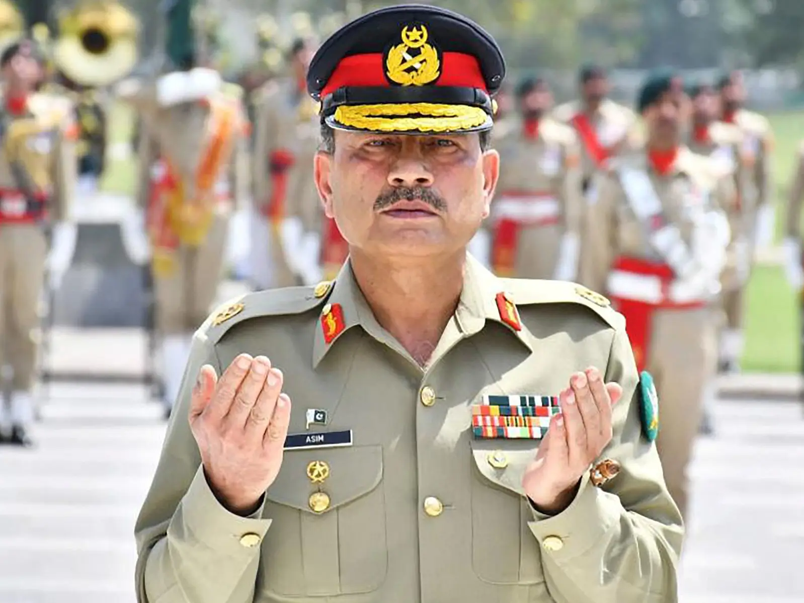 Embarrassment or routine? German security asks Pak Field Marshal Asim Munir to prove identity, netizens question his popularity Embarrassment or routine? German security asks Pak Field Marshal Asim Munir to prove identity, netizens question his popularity