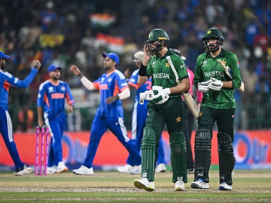 Awkward wait steals spotlight: Pak pair left stranded after loss as Indian players avoid handshake – WATCH