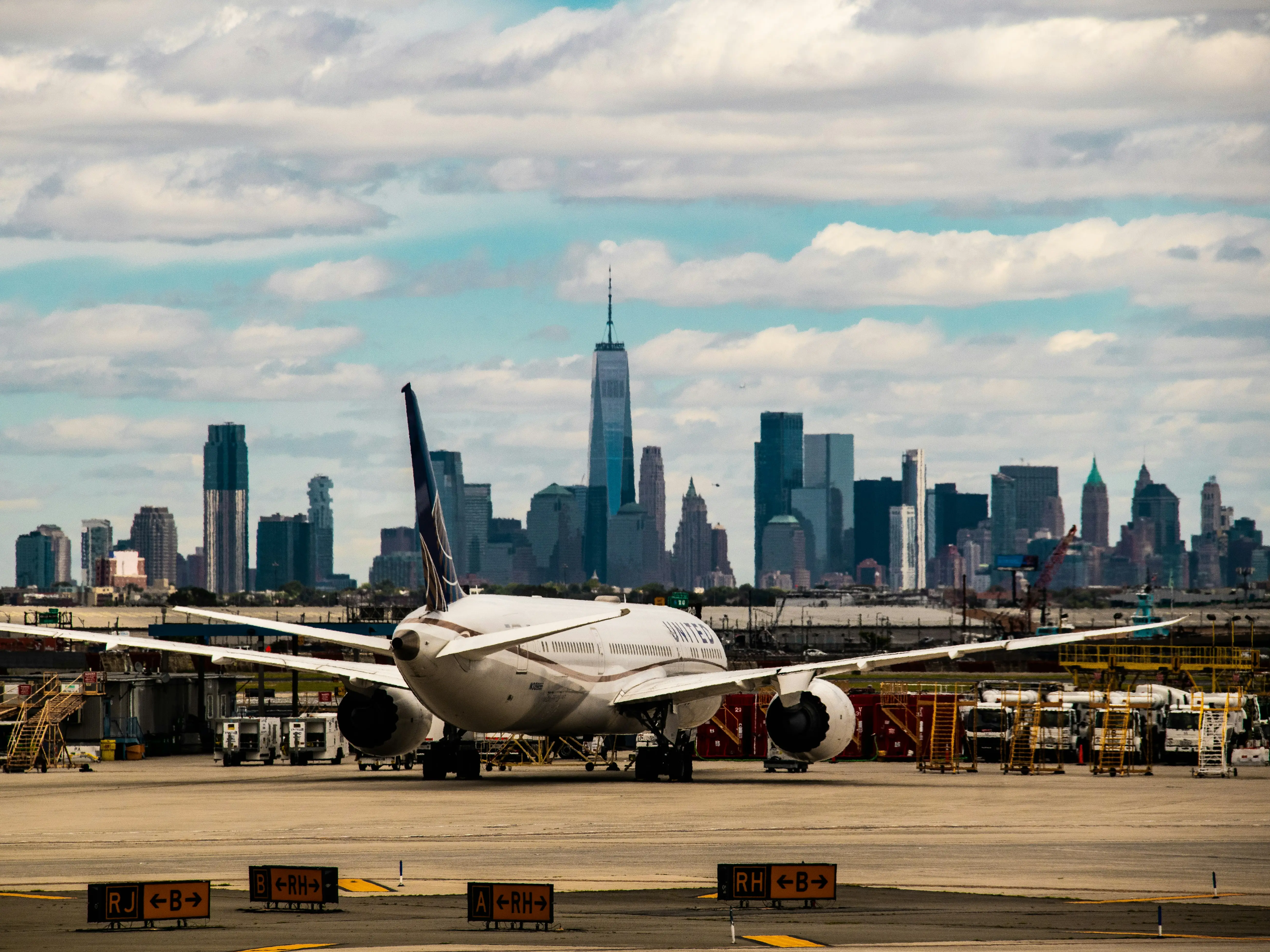 Newark Airport closed on Wednesday evening following an emergency. Here's what happened Newark Airport closed on Wednesday evening following an emergency. Here's what happened