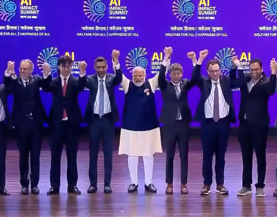 Cold war on stage? OpenAI, Anthropic CEOs avoid holding hands in PM Modi's group photo at India AI Summit | WATCH