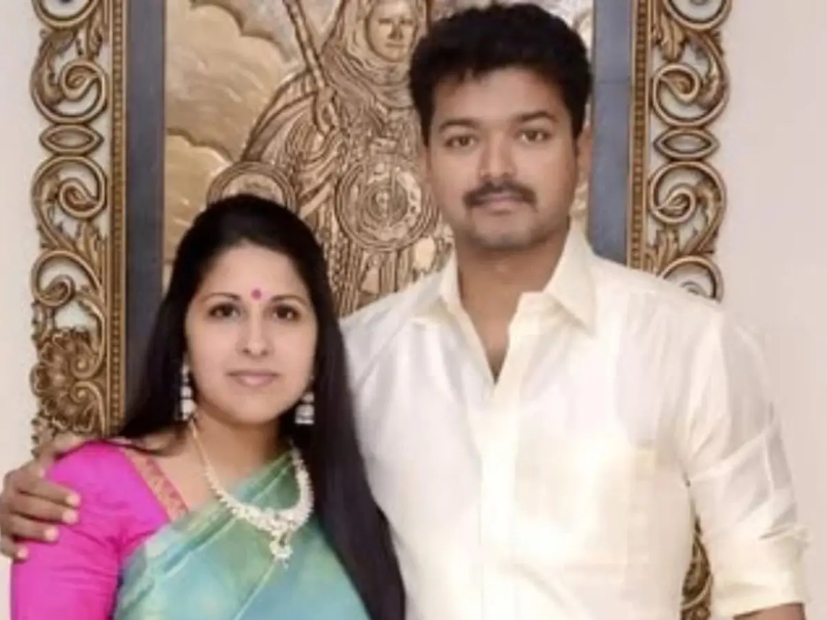Thalapathy Vijay's wife Sangeetha Sornalingam files for divorce after 27 years, moves Chengalpattu district court Thalapathy Vijay's wife Sangeetha Sornalingam files for divorce after 27 years, moves Chengalpattu district court