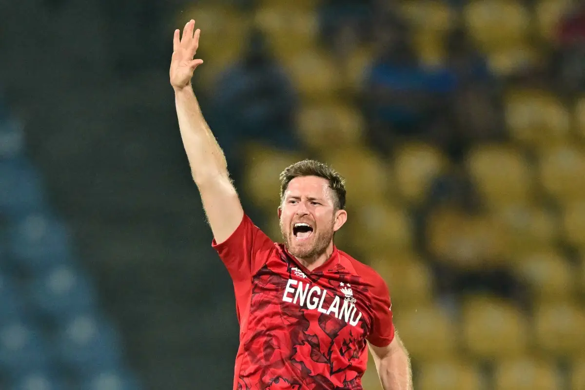 Liam Dawson (England) - 6 wickets