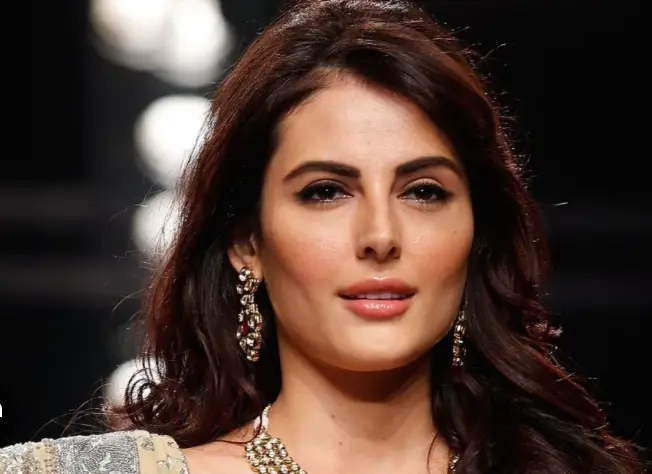 Iranian actress Mandana Karimi says ‘her bags are packed’ for Iran days after condemning the country’s government
