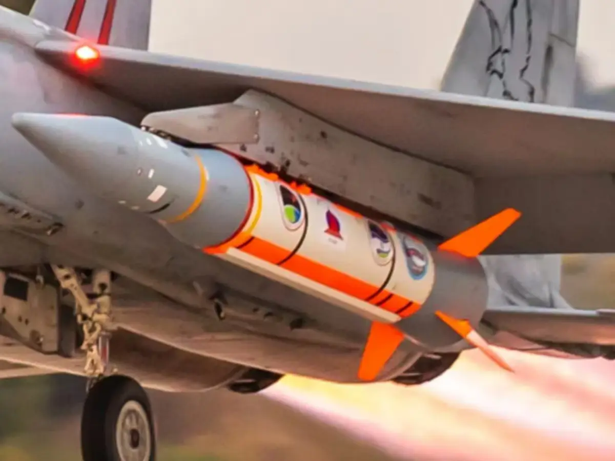 Covers 2,000 km range