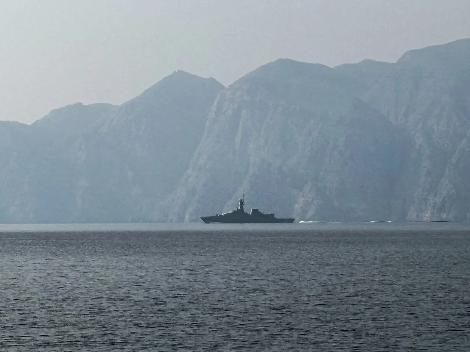 UAE tugboat sinks in Strait of Hormuz; 3 Indonesian crew members missing UAE tugboat sinks in Strait of Hormuz; 3 Indonesian crew members missing