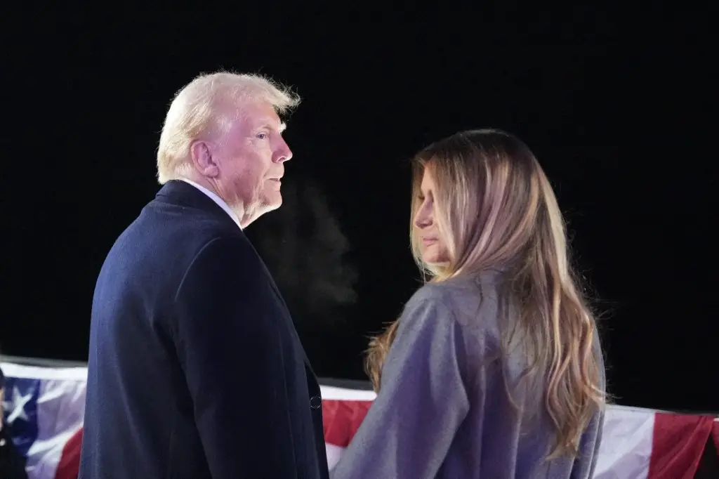 Trump diverts speech to praise 'movie star' wife's 'hot' film Melania, again