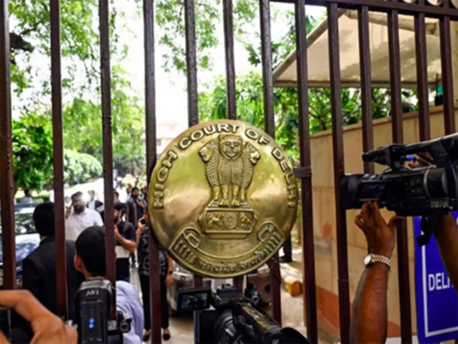 LPG crisis hits Delhi High Court: Lawyers' Canteen stops serving hot meals amid shortage LPG crisis hits Delhi High Court: Lawyers' Canteen stops serving hot meals amid shortage