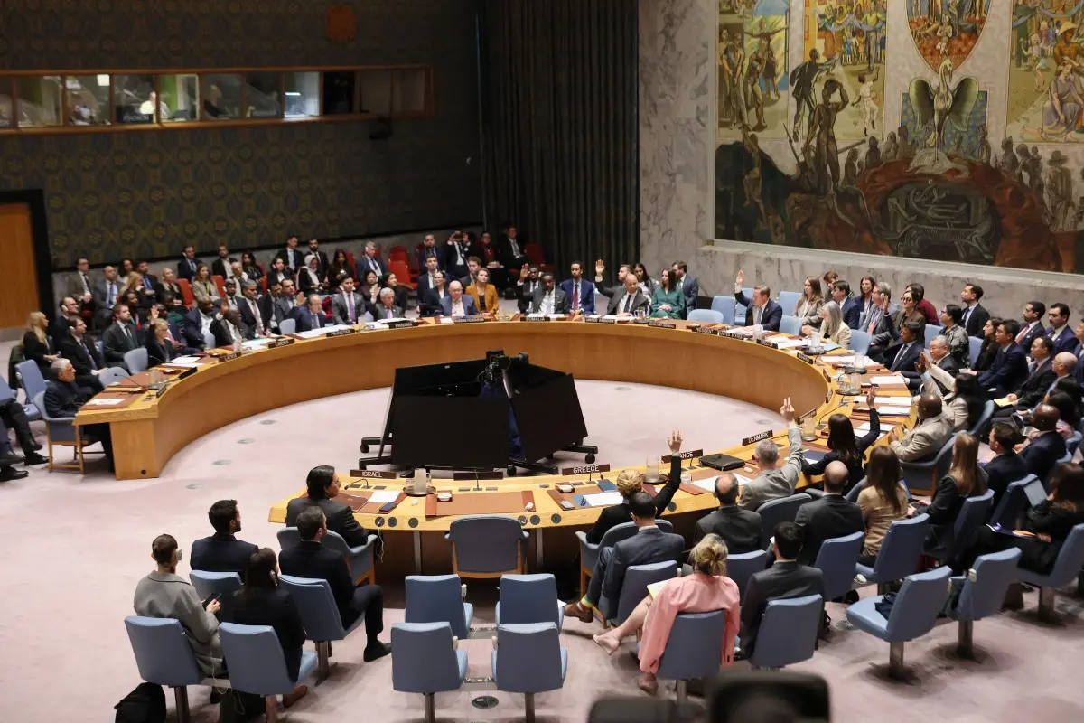 UN Security Council passes resolution urging Iran to stop Gulf attacks; China, Russia abstain