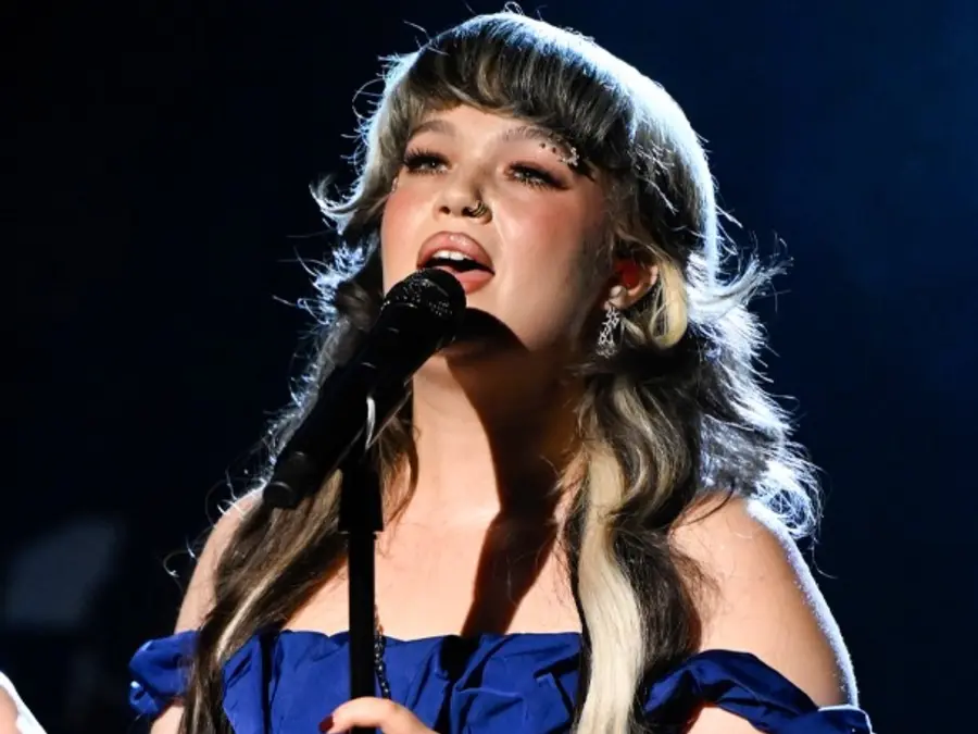 'It was sad I had to...': Lola Young opens up after her collapse mid-performance on stage last year