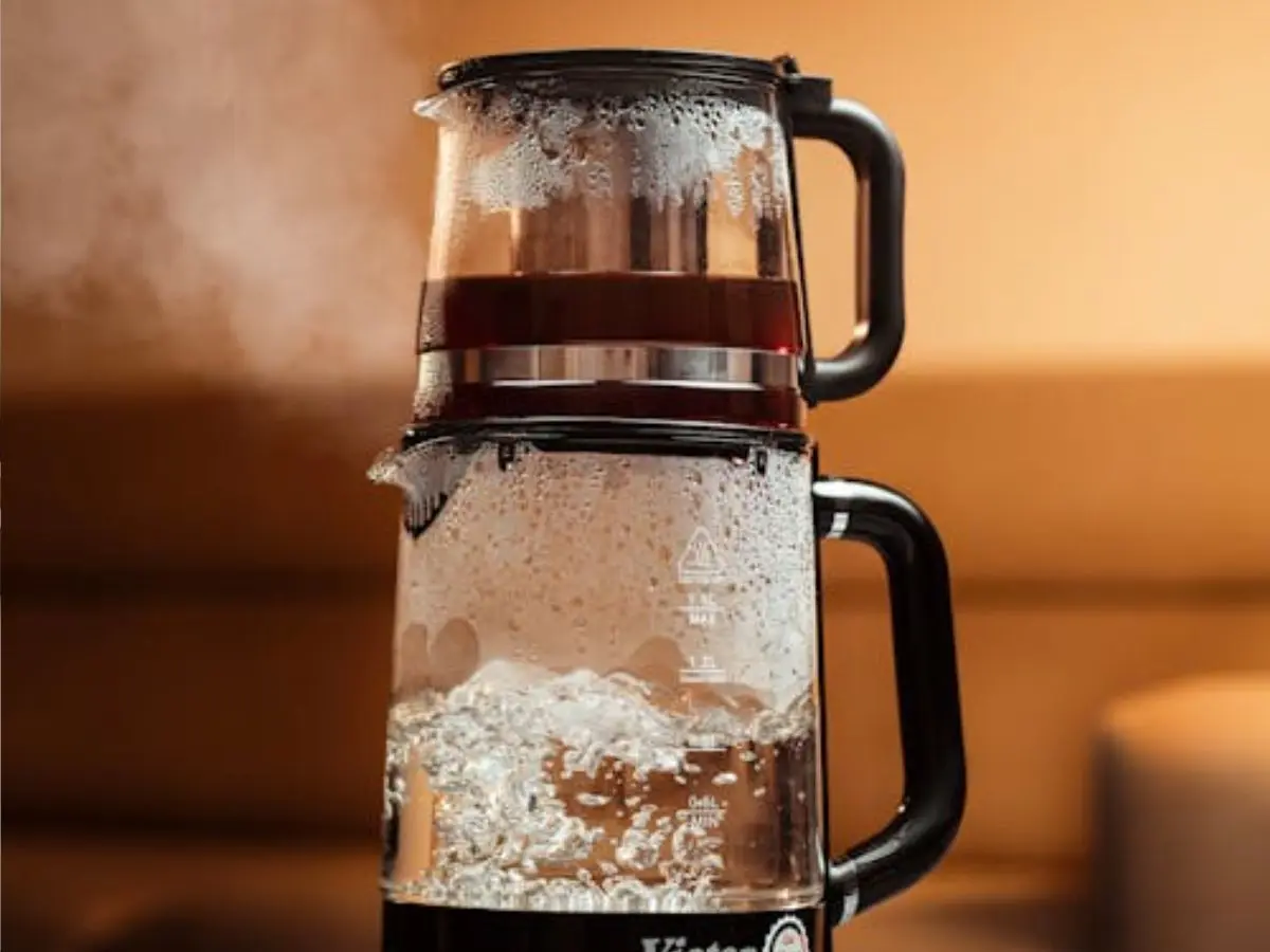 Electric kettles for basic cooking