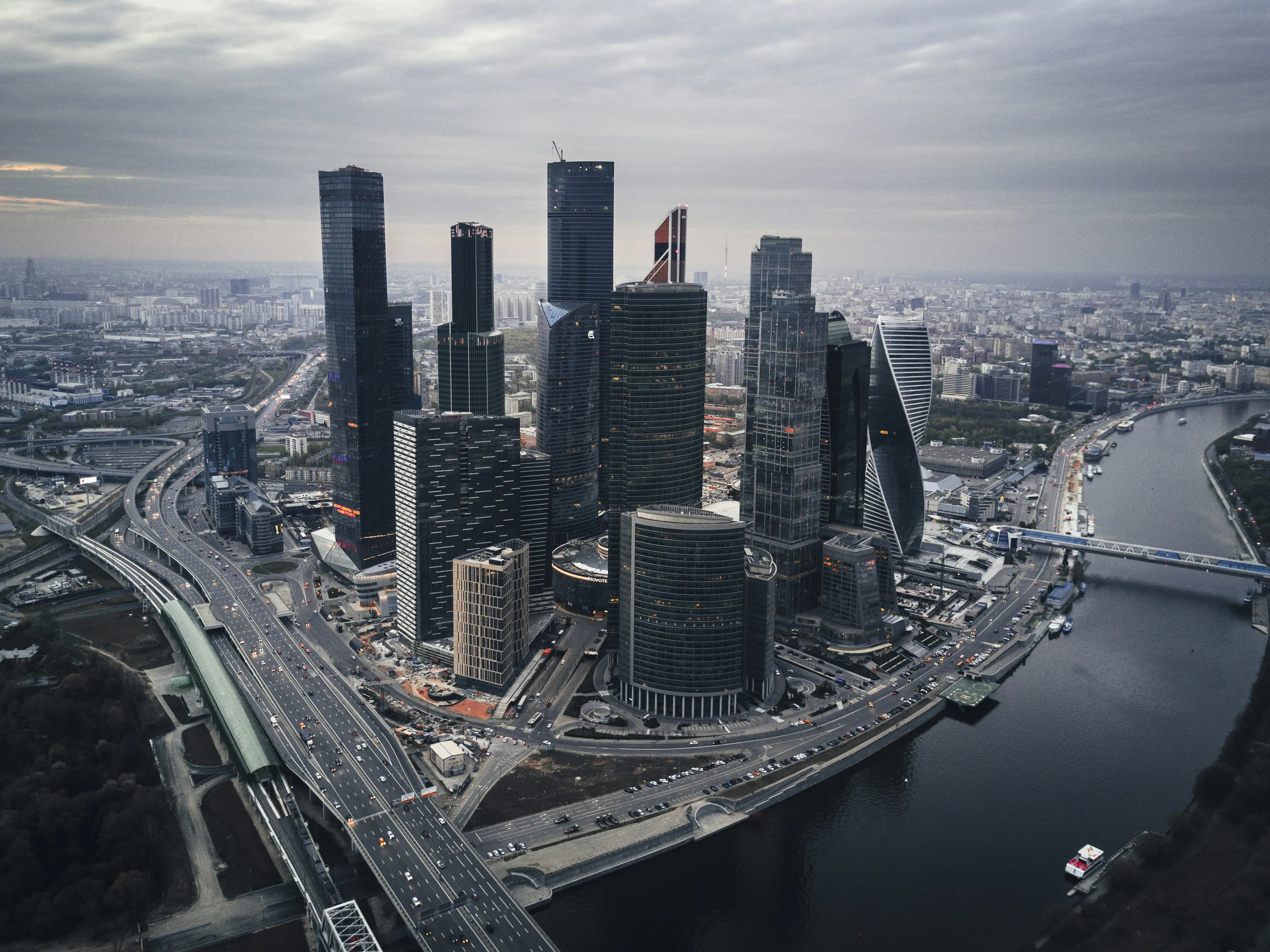 Russians go old school: Pagers, walkie-talkies, and paper maps are flying off the shelves. Here's why Russians go old school: Pagers, walkie-talkies, and paper maps are flying off the shelves. Here's why