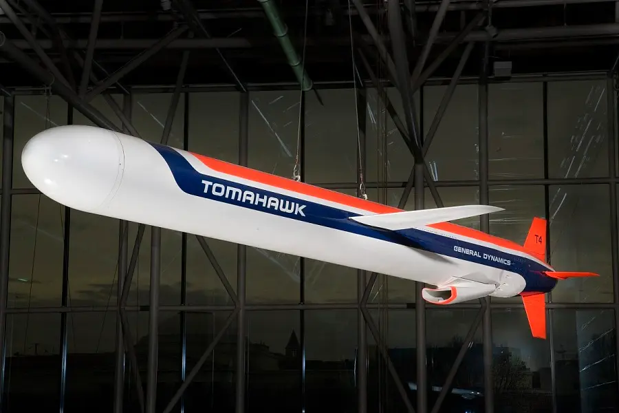 Why is the US military relying most on Tomahawk missiles in the war against Iran?