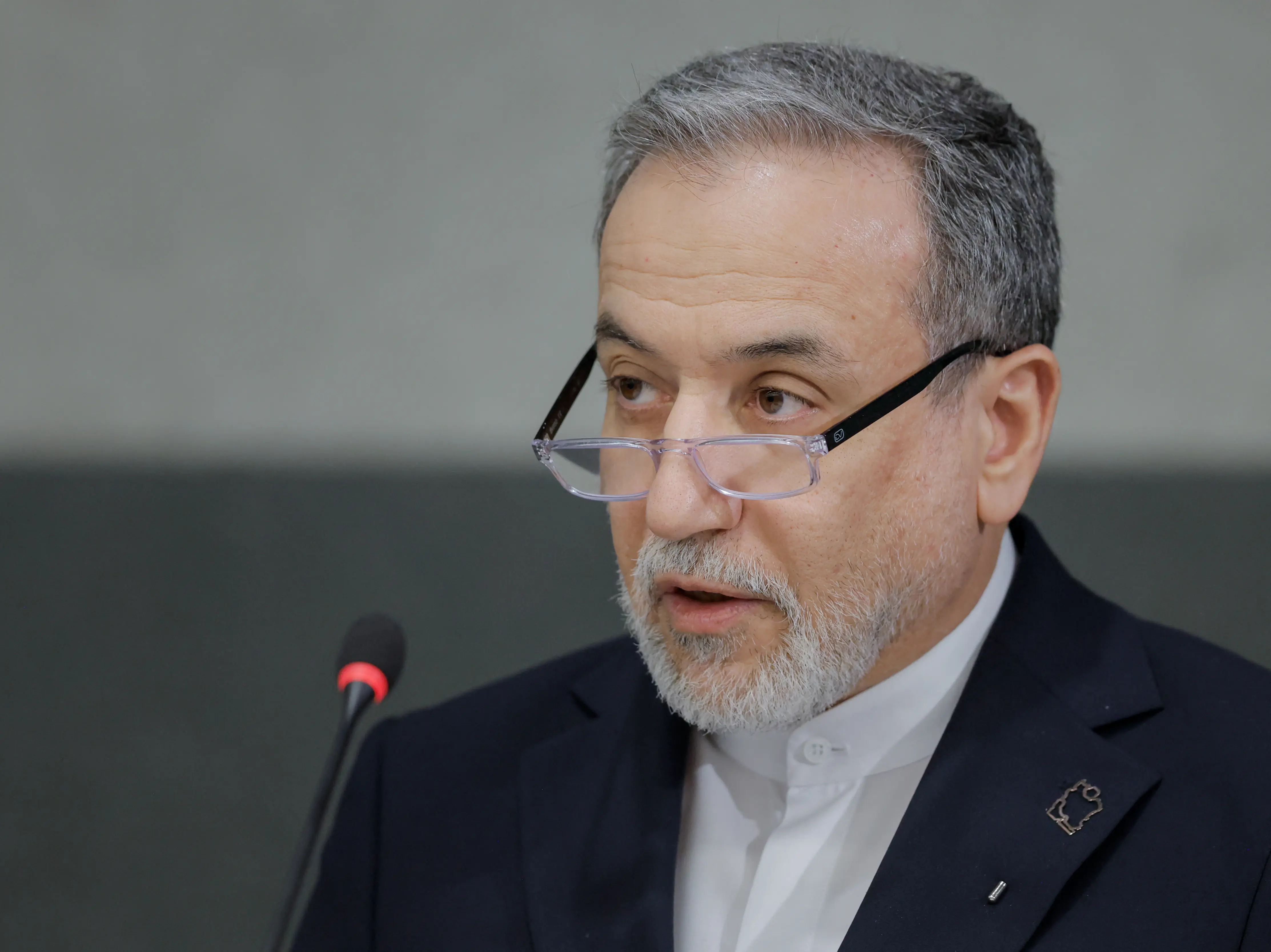 Iran FM says ‘no problem’ with Supreme Leader after US 'disfigured' claim Iran FM says ‘no problem’ with Supreme Leader after US 'disfigured' claim