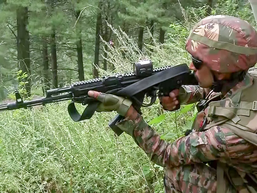 Pakistani terrorist killed in infiltration bid along LoC in J&K's Uri sector