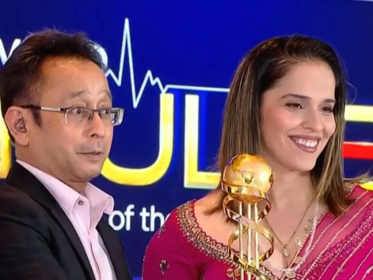 Saina Nehwal credits mom for unparalleled success as she receives icon award at WION World Pulse summit Saina Nehwal credits mom for unparalleled success as she receives icon award at WION World Pulse summit