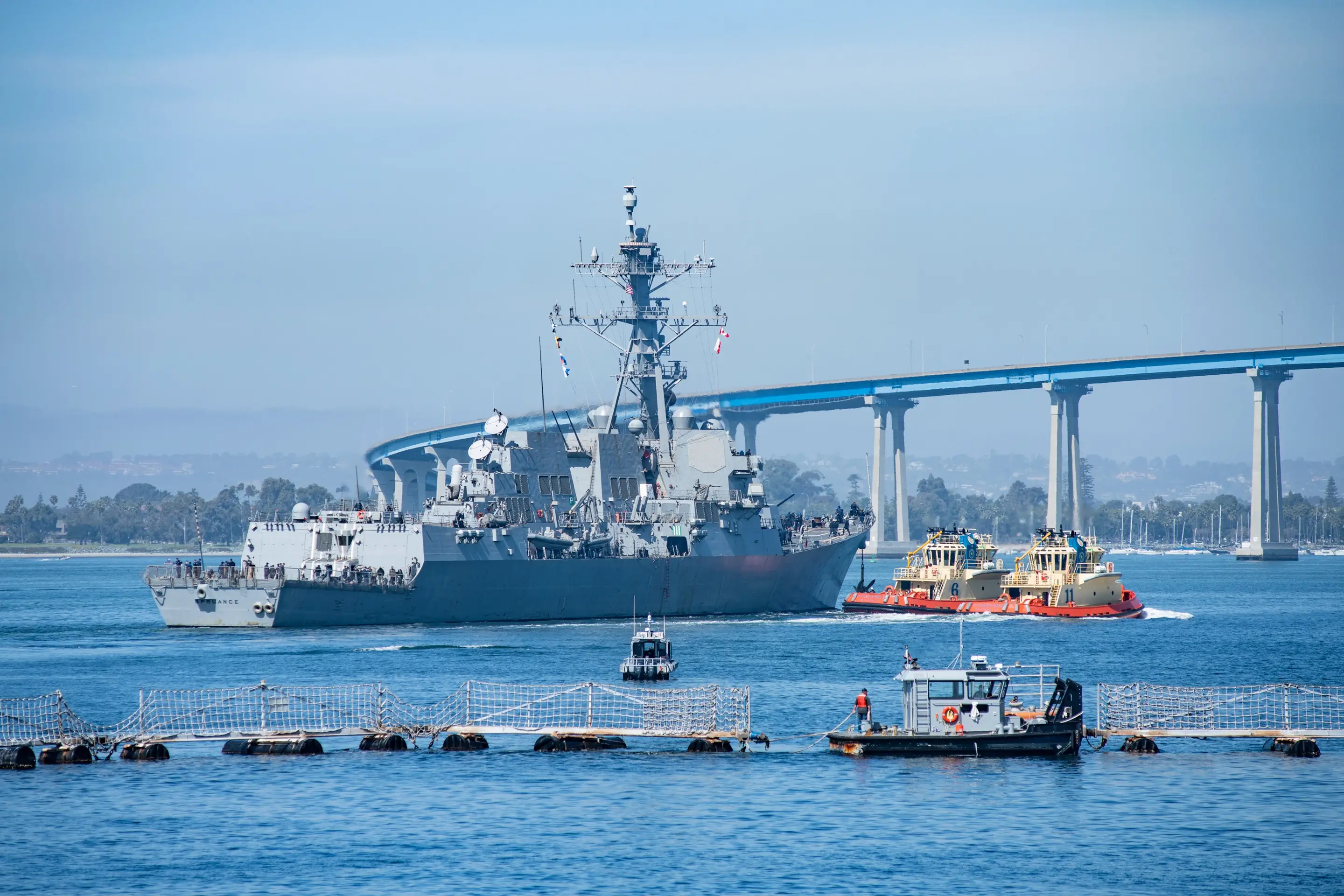 'Spotting the swarm': How the USS Spruance uses the SPY-1 radar to protect the USS Abraham Lincoln from drones