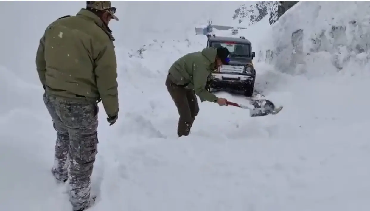 Cold wave deepens in Kashmir valley amid snowfall, rain; weather to ease by weekend