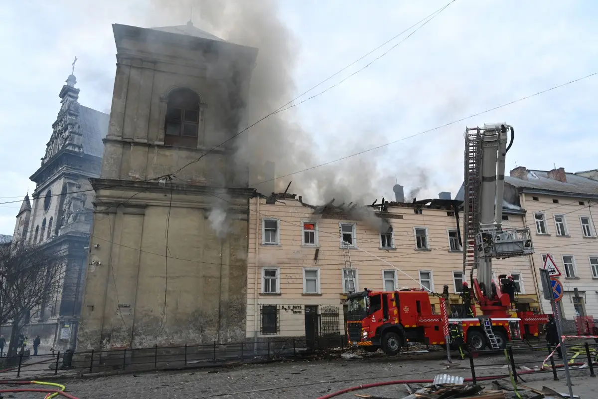 Russia launches massive daytime attack