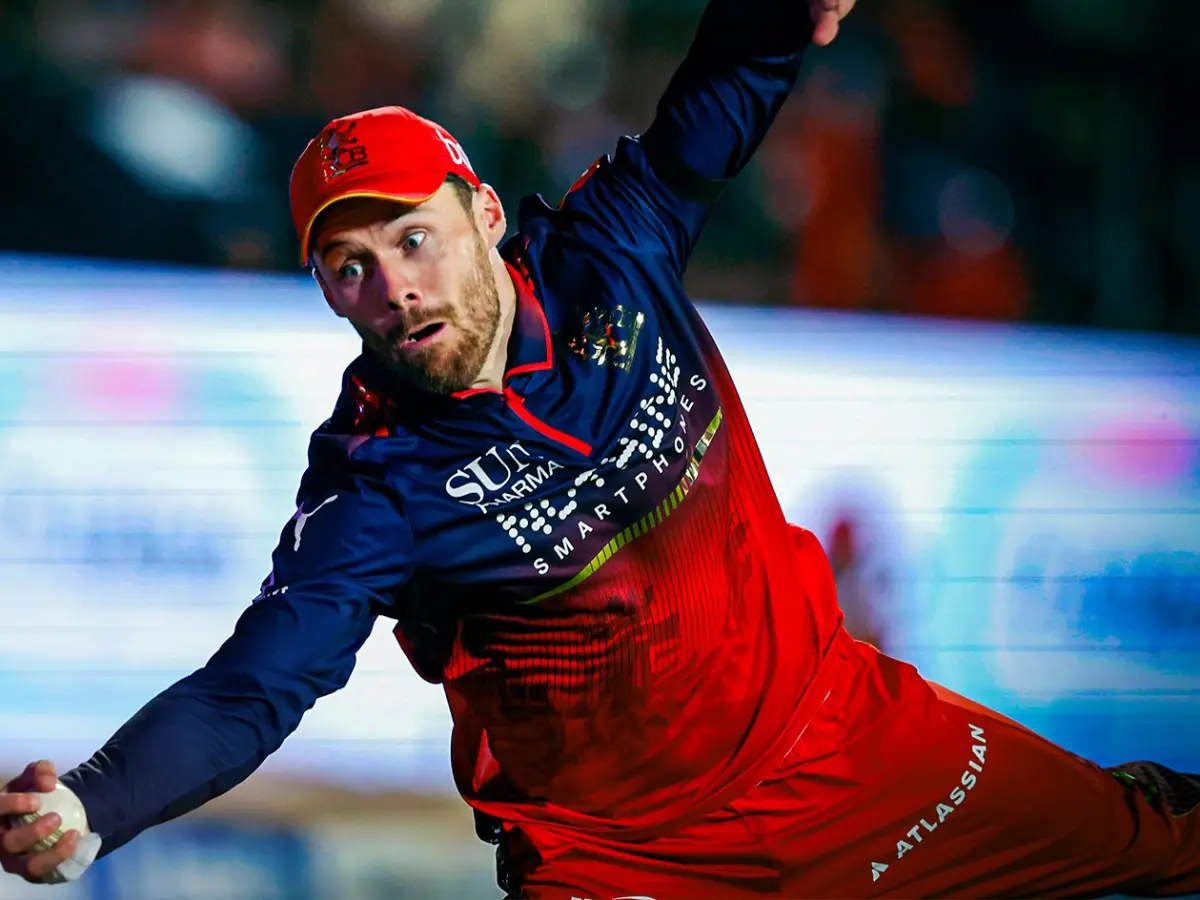 Watch: Phil Salt clutches unbelievable one-handed stunner to dismiss Ishan Kishan in IPL 2026 opener