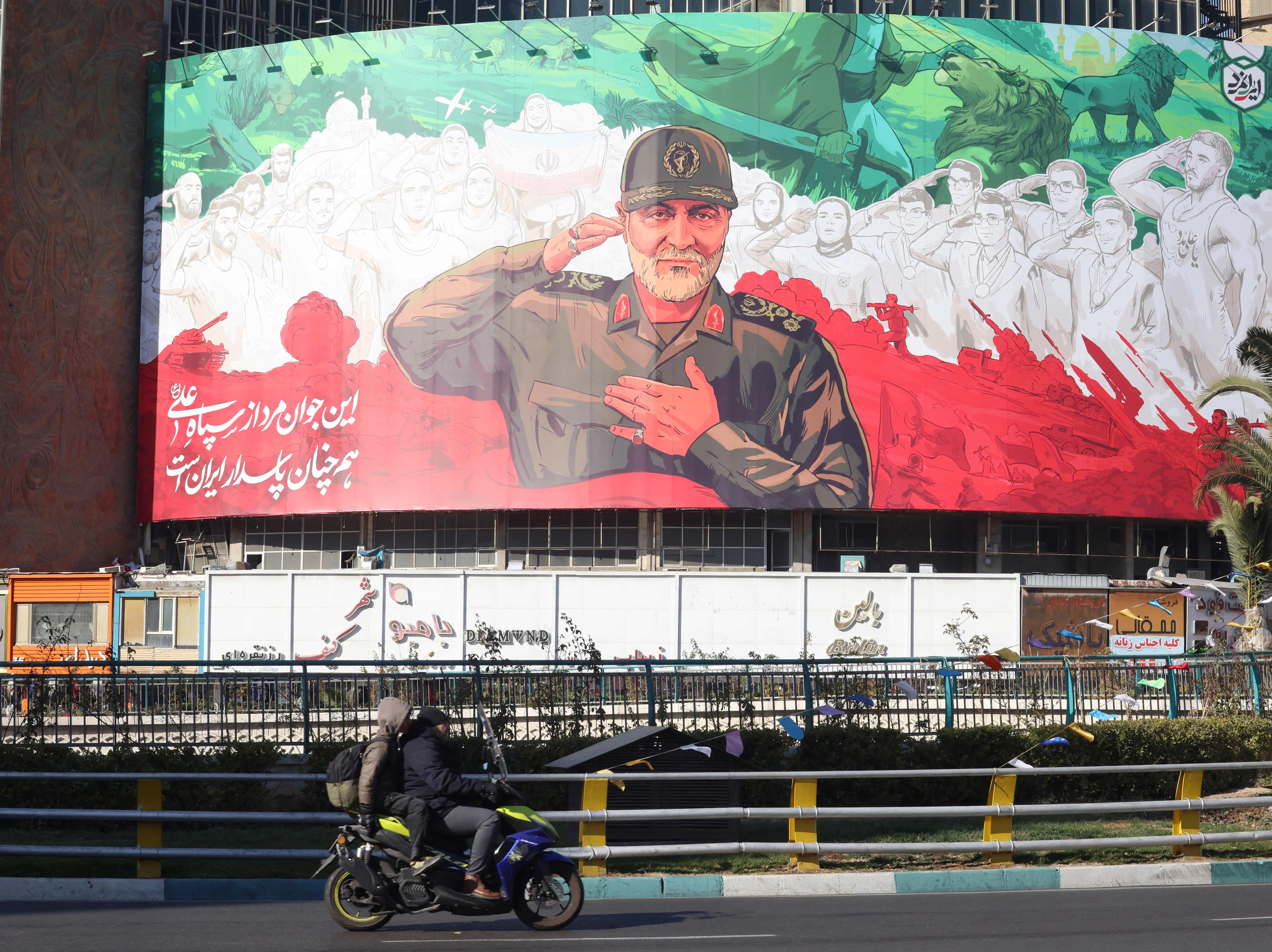 US arrests family members of slain Iranian commander Qasem Soleimani US arrests family members of slain Iranian commander Qasem Soleimani