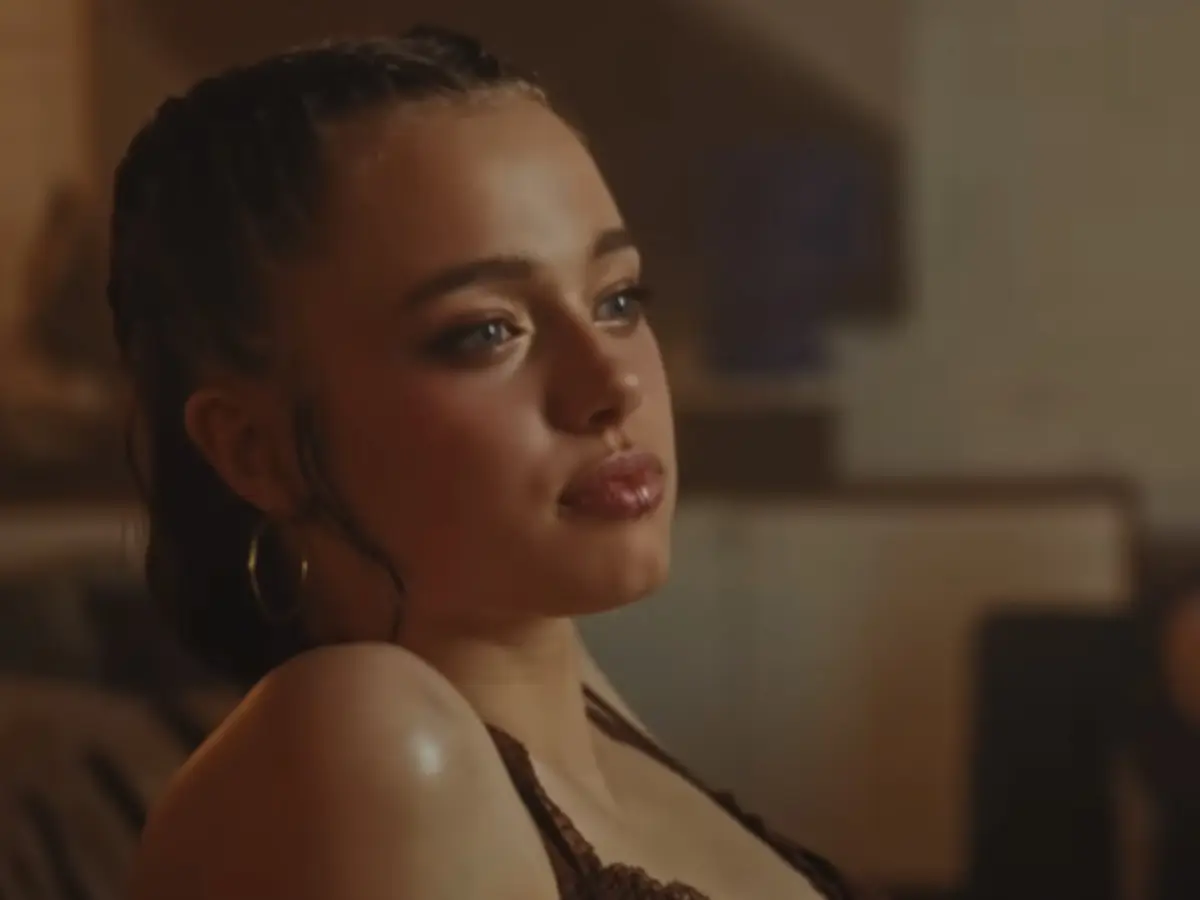 Angelina Jolie's daughter Shiloh makes cameo in k-pop singer Dayoung's music video | Watch Angelina Jolie's daughter Shiloh makes cameo in k-pop singer Dayoung's music video | Watch