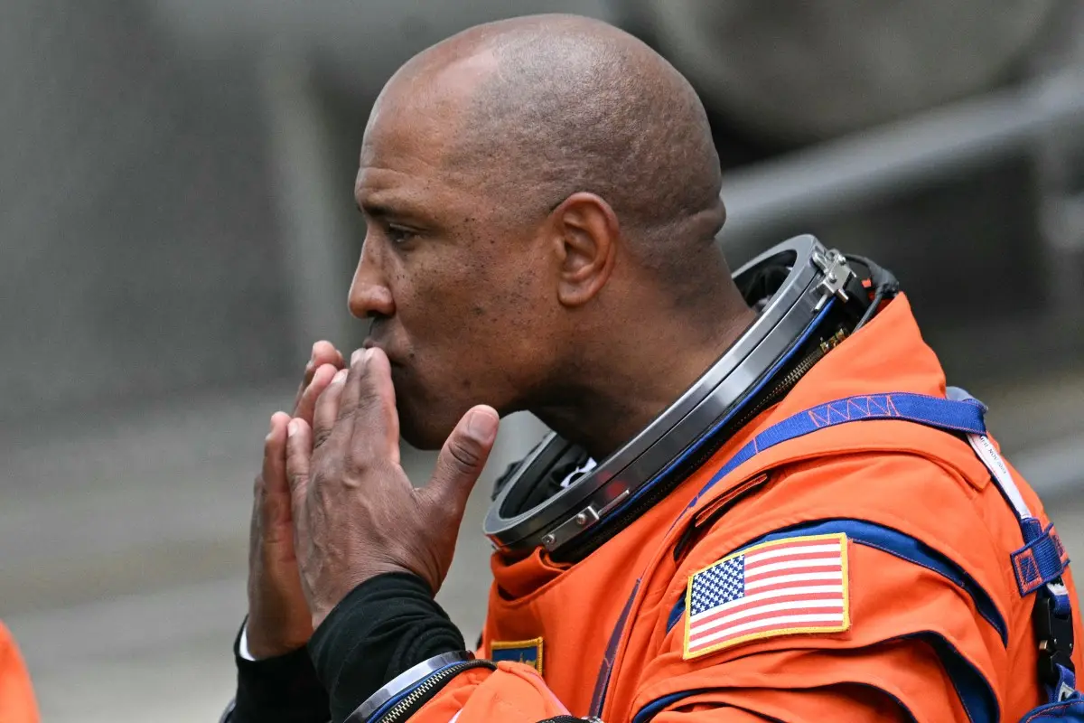 NASA astronaut calls for prayers and good thoughts