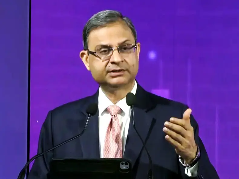 RBI holds repo rate steady at 5.25%, sees GDP growth at 6.9%; warns of US-Iran war impact RBI holds repo rate steady at 5.25%, sees GDP growth at 6.9%; warns of US-Iran war impact
