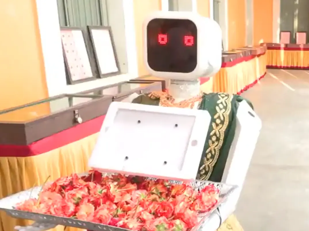 Meet 'Nila', the robot welcoming voters at Puducherry polling booth: WATCH Meet 'Nila', the robot welcoming voters at Puducherry polling booth: WATCH