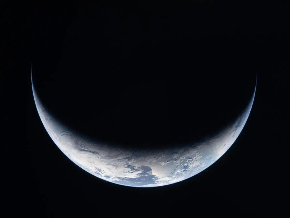 Artemis II halfway home photo
