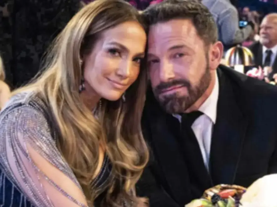 Ben Affleck gives up his share of $60 million mansion to Jennifer Lopez - for free Ben Affleck gives up his share of $60 million mansion to Jennifer Lopez - for free