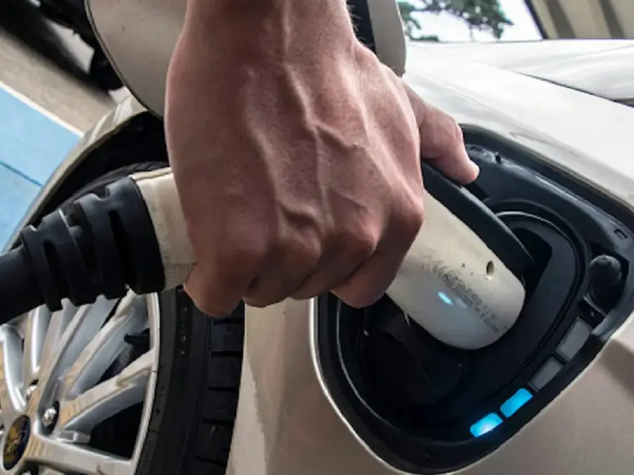Delhi govt’s draft EV Policy bans petrol 2-wheelers from 2028, waives 100% road tax for electric vehicles