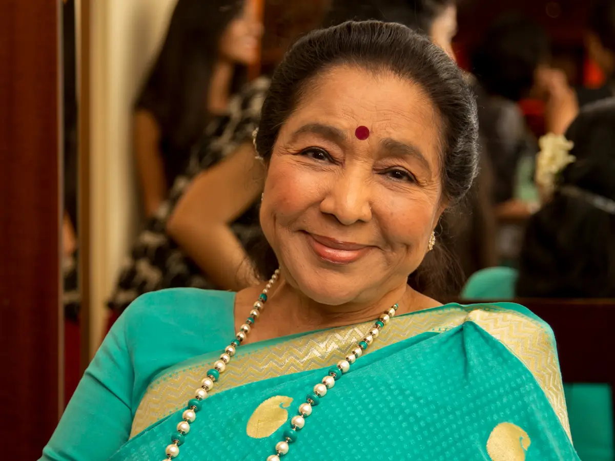 Asha Bhosle hospitalised in Mumbai following a health scare: Reports Asha Bhosle hospitalised in Mumbai following a health scare: Reports