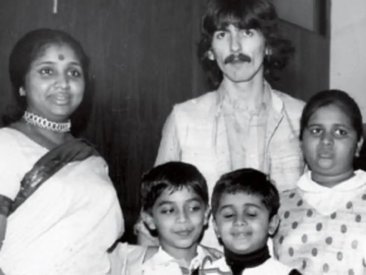 Asha Bhosle's kids from first marriage