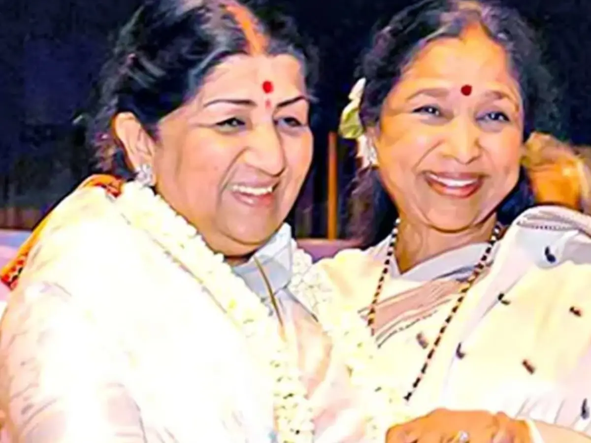 Asha Bhosle iconic collaborations with sister Lata Mangeshkar that defined an era Asha Bhosle iconic collaborations with sister Lata Mangeshkar that defined an era