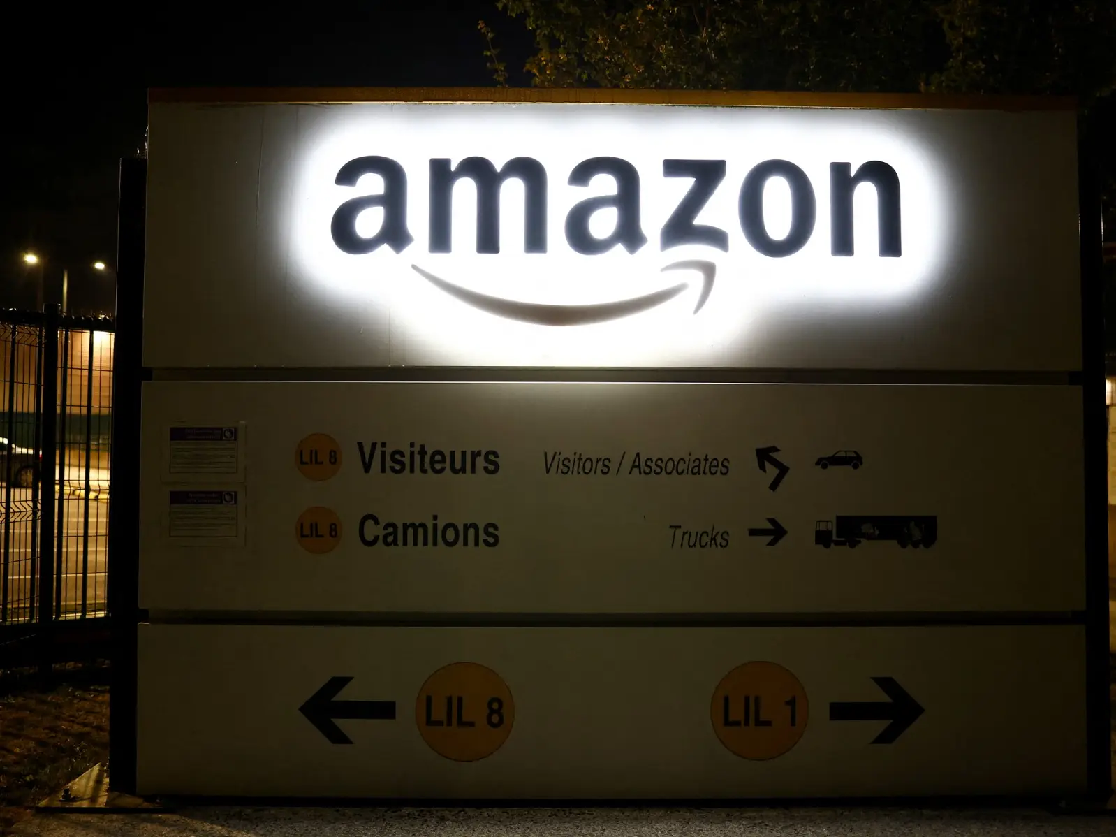Amazon worker dies at Oregon warehouse, operations continued around body. Here’s what we know Amazon worker dies at Oregon warehouse, operations continued around body. Here’s what we know