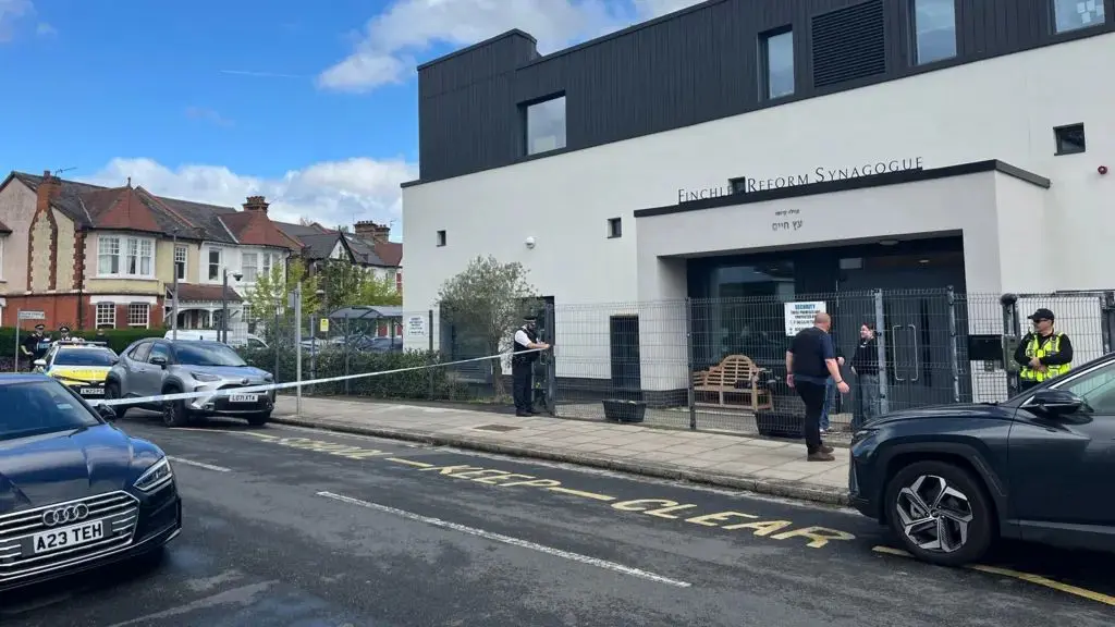 Finchley synagogue attack: Two arrested after attempted arson in north London hate crime probe