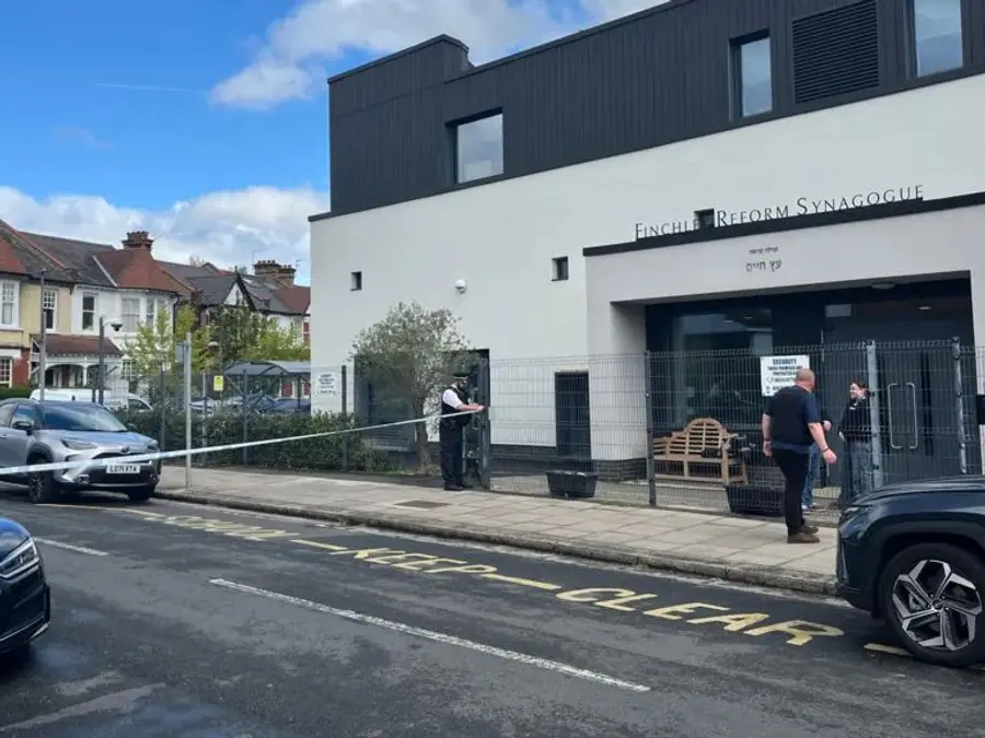 Finchley synagogue attack: Two arrested after attempted arson in north London hate crime probe