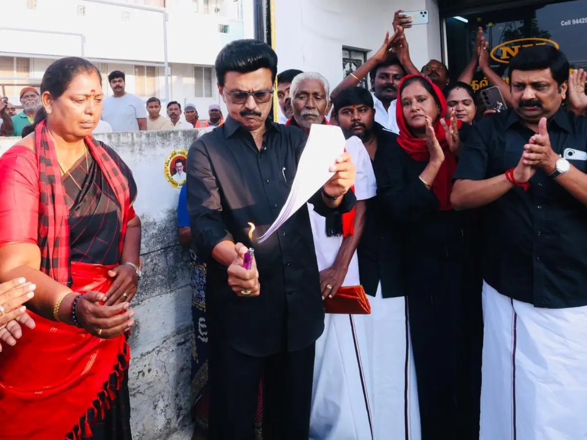 In protest against Delimitation, Tamil Nadu CM Stalin hoists black flag, burns bill In protest against Delimitation, Tamil Nadu CM Stalin hoists black flag, burns bill