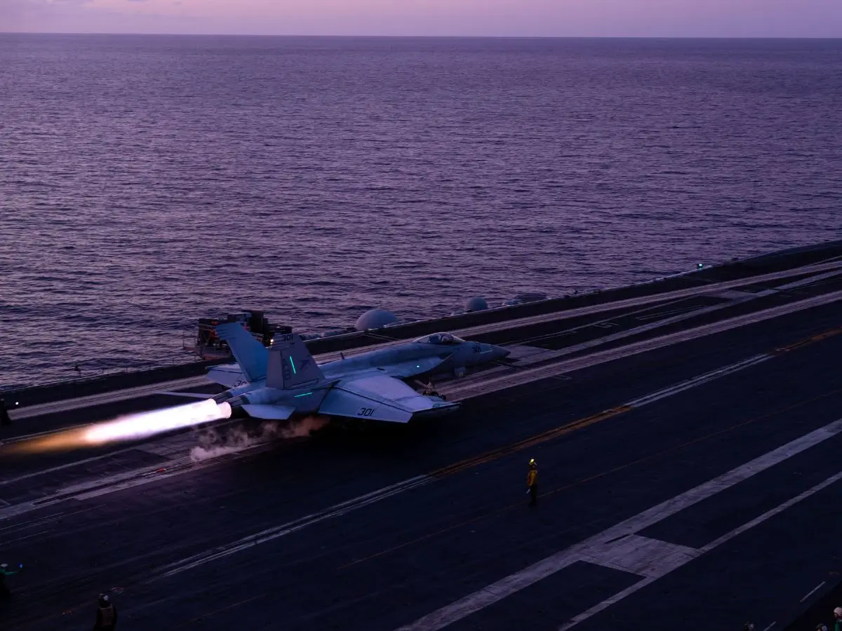 Launching and recovering aircraft