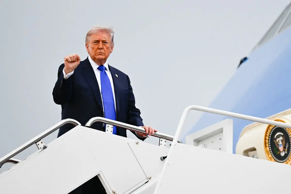 Trump calls Jeffries and Candace Owens 'Low IQ' in late-night Truth Social rant