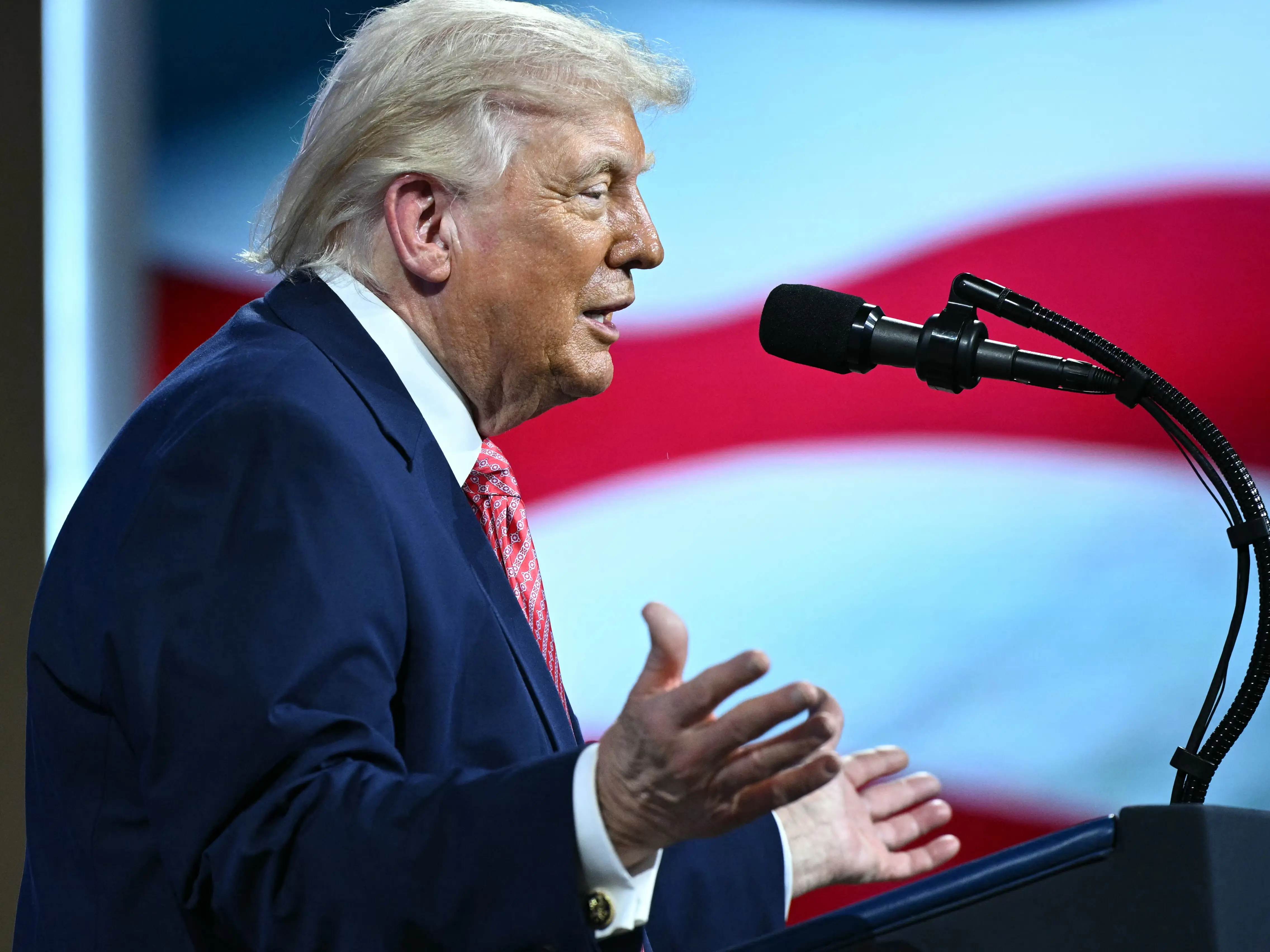 Trump wants new intelligence chief to start firing employees Trump wants new intelligence chief to start firing employees
