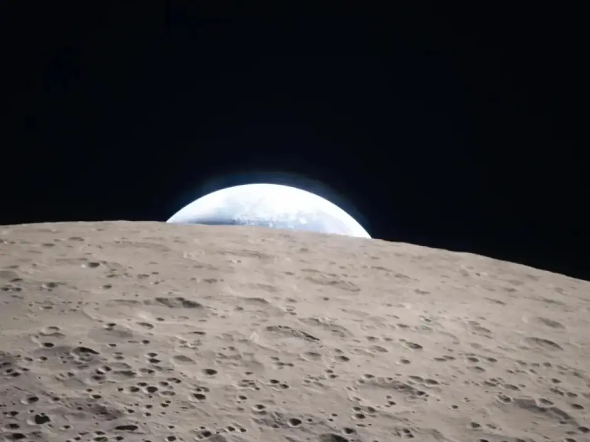 Lunar Bases by 2030