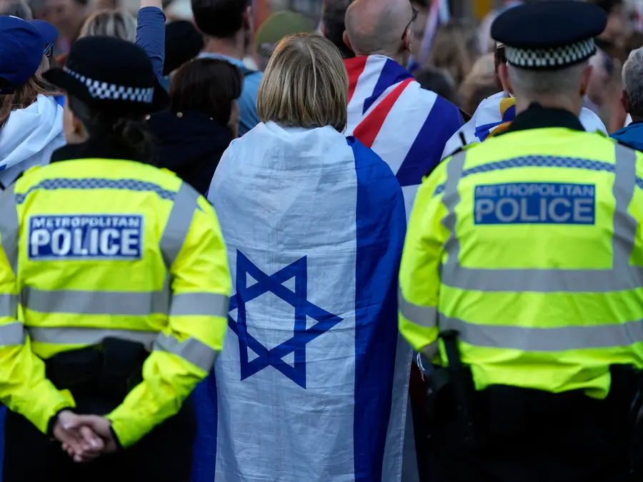 London police form dedicated Jewish protection unit amid 'deeply troubling rise in antisemitic incidents'